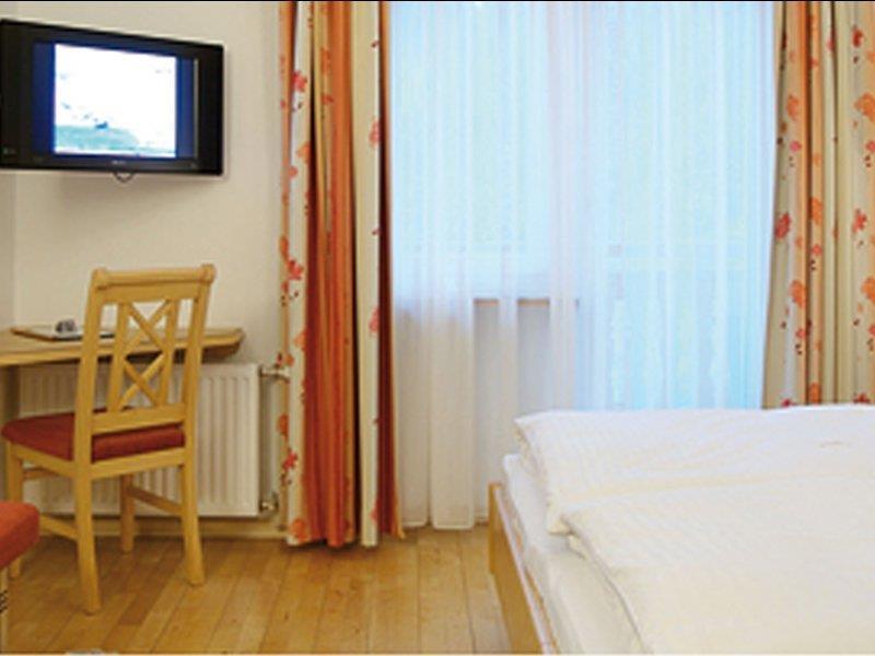 Gartenhotel Daxer Zell am See Exterior photo